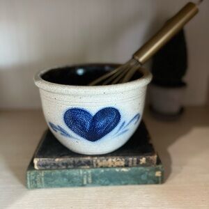 intage 1989 Rockdale Union Stoneware Heart Mixing Bowl!